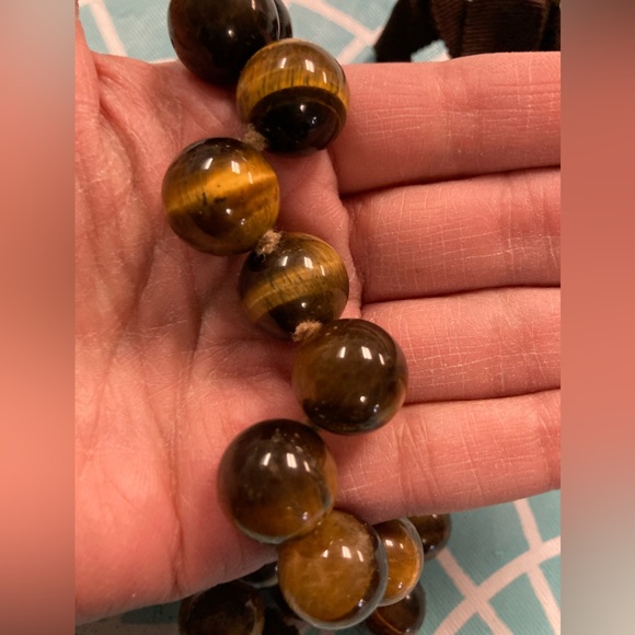 💛TODAY***$10***Vintage J. Crew variegated brown marbled stone necklace. - Picture 3 of 3